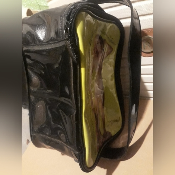 Vintage Y2K Lucious Lana By Benefits Makeup Case Plastic Green Black. - Picture 7 of 7